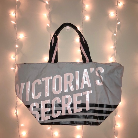 PINK Victoria's Secret Handbags - 👛2 FOR 24$👛 Victoria Secret Tote Bag, Never Used